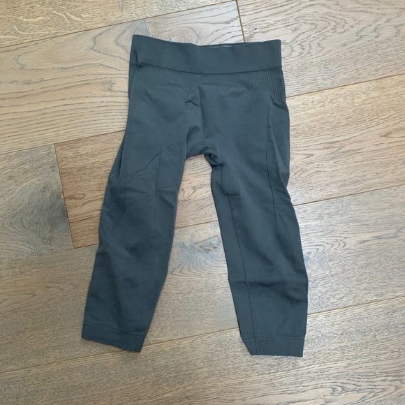 Lole Pants - Lolë grey compression capri leggings